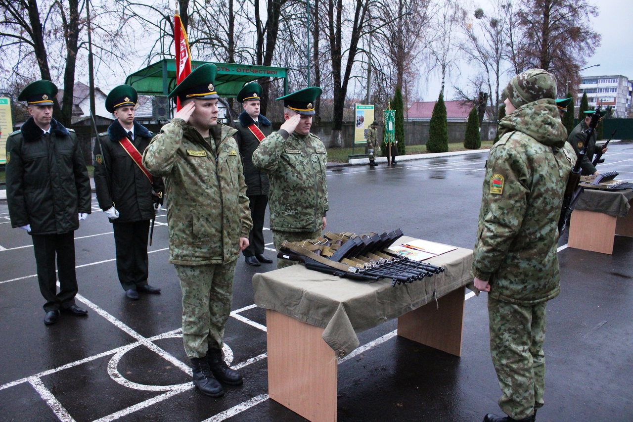 Вручение оружия военнослужащим ритуал.