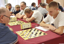 В Дрогичине стартовали открытые республиканские соревнования по шашкам «Етвызь-2025»