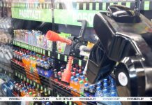 Первый в Беларуси робот-продавец появился на заправке под Гомелем