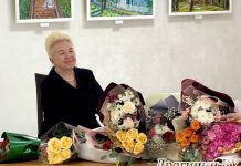 Почетный гражданин Дрогичинского района Светлана Могилянчик принимает поздравления по случаю своего 80-летия
