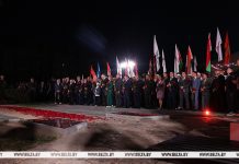 Сотни людей из разных регионов Беларуси приняли участие в митинге в память о жертвах концлагеря «Береза-Картузская»