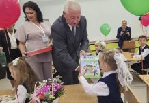 Глава области открыл обновленную школу в деревне Перковичи
