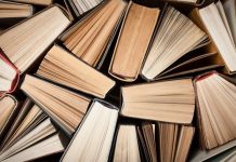 В Сингапуре жителям платят вознаграждение за чтение книг по 15 минут в день