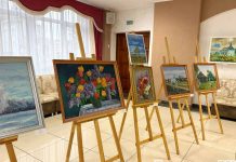 В День народного единства в городском Доме культуры открылась юбилейная выставка художника Михаила Майбородина