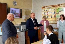 Помощник Президента – инспектор по Брестской области Александр Ломский посетил аграрный колледж
